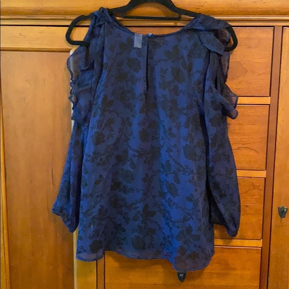 Old Navy Black & Blur Cold Shoulder Ruffle Blouse - Picture 3 of 3